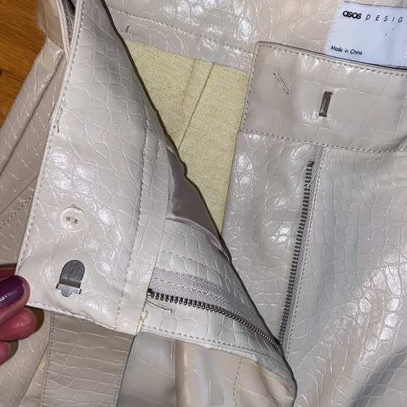 NWOT ASOS Design Croc Leather Look Tie Pants in Ecru-Neutral, size 6 - Picture 9 of 12